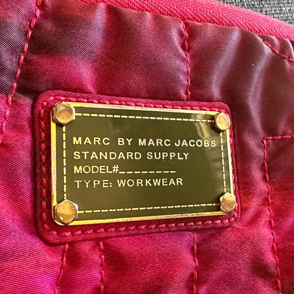 Marc By Marc Jacobs Fuchsia and Black Quilted Nylon Laptop Case - Picture 9 of 11